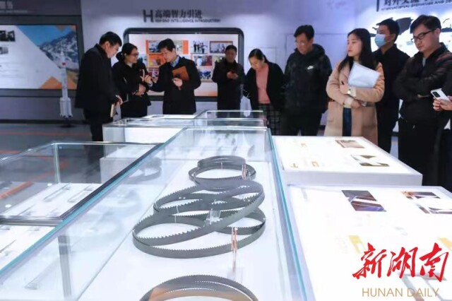 “小巨人”请教“隐形冠军” “携手行动”造访泰嘉股份